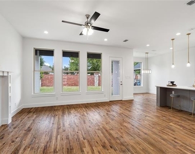 907 Saint George Place - Photo Thumbnail 6