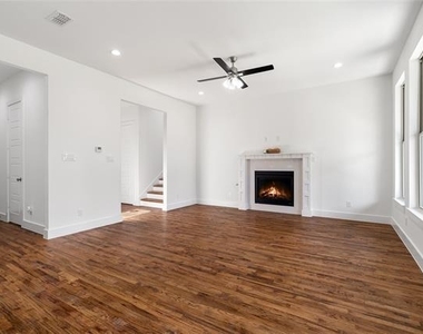 907 Saint George Place - Photo Thumbnail 8