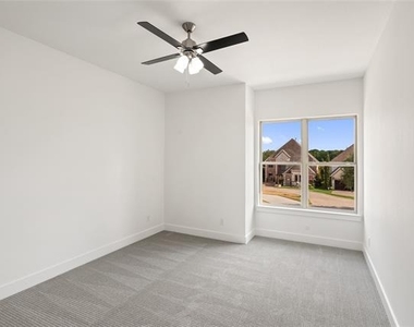 907 Saint George Place - Photo Thumbnail 26