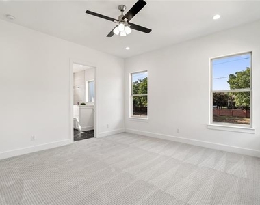 907 Saint George Place - Photo Thumbnail 20
