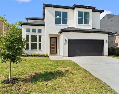 907 Saint George Place - Photo Thumbnail 3
