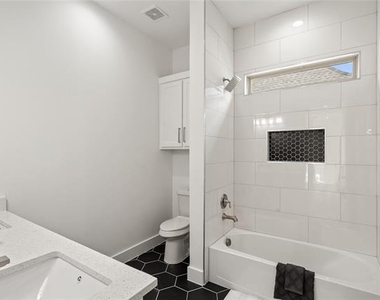 907 Saint George Place - Photo Thumbnail 24