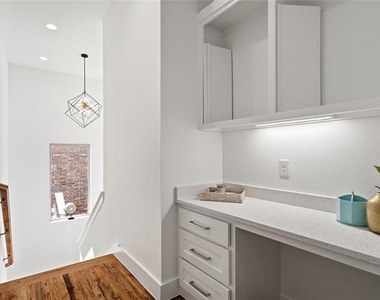 907 Saint George Place - Photo Thumbnail 18