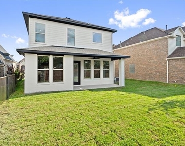 907 Saint George Place - Photo Thumbnail 29