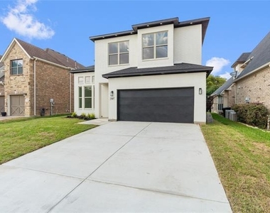 907 Saint George Place - Photo Thumbnail 1