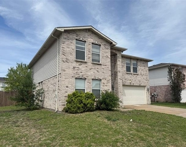 4612 Bellcrest Drive - Photo Thumbnail 2