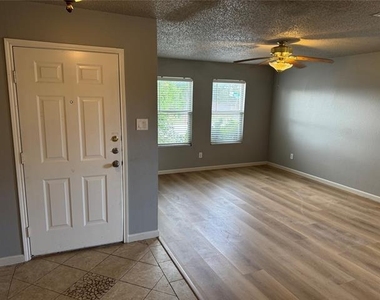 4612 Bellcrest Drive - Photo Thumbnail 4