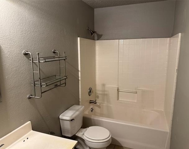 4612 Bellcrest Drive - Photo Thumbnail 19