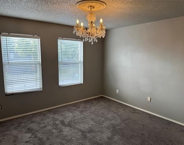 4612 Bellcrest Drive - Photo Thumbnail 16