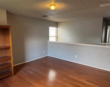 4612 Bellcrest Drive - Photo Thumbnail 15