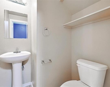 819 Parkplace Ridge - Photo Thumbnail 15