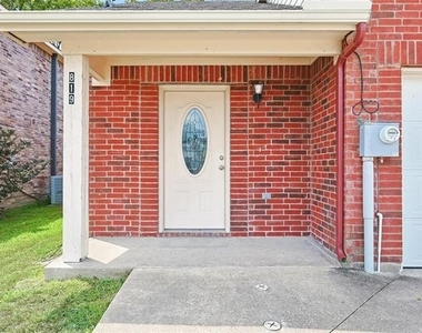 819 Parkplace Ridge - Photo Thumbnail 1