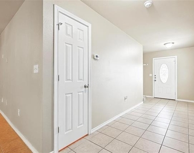 819 Parkplace Ridge - Photo Thumbnail 2