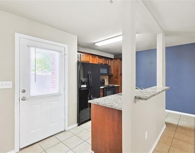 819 Parkplace Ridge - Photo Thumbnail 9