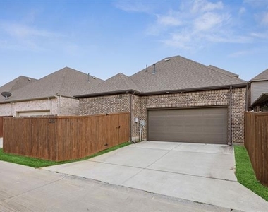 6936 Fairfield Lane - Photo Thumbnail 25
