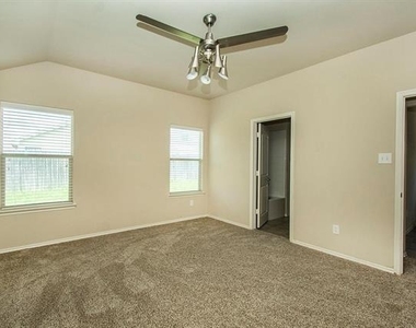 4032 Eagle Drive - Photo Thumbnail 12