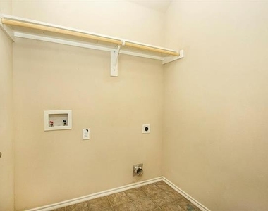 4032 Eagle Drive - Photo Thumbnail 13