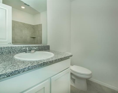 2905 Kings Table Court - Photo Thumbnail 5