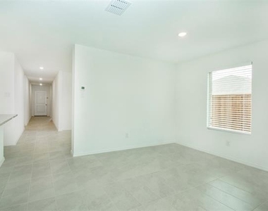 2905 Kings Table Court - Photo Thumbnail 12