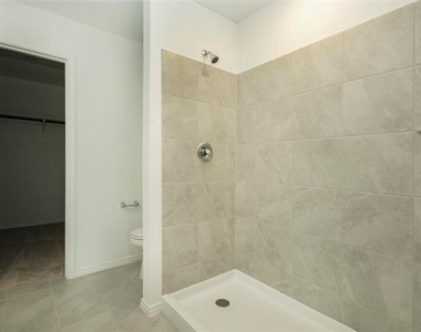 2905 Kings Table Court - Photo Thumbnail 10