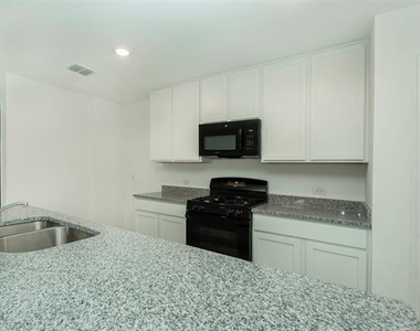 2905 Kings Table Court - Photo Thumbnail 3