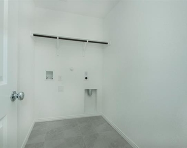 2905 Kings Table Court - Photo Thumbnail 18