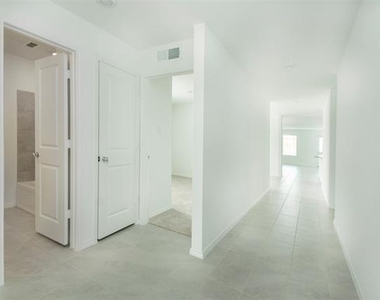 2905 Kings Table Court - Photo Thumbnail 1