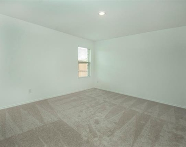 2905 Kings Table Court - Photo Thumbnail 8