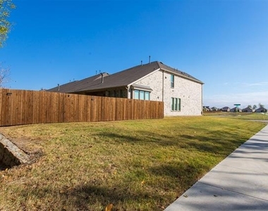 8605 Red Fox Trail - Photo Thumbnail 27