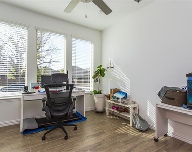 8605 Red Fox Trail - Photo Thumbnail 9
