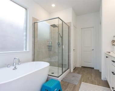 8605 Red Fox Trail - Photo Thumbnail 12
