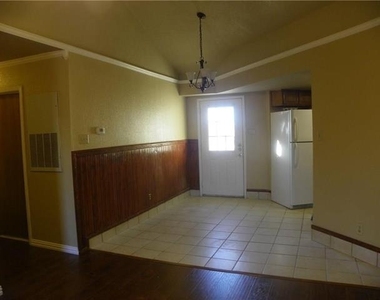 732 Bluebonnet Drive - Photo Thumbnail 2