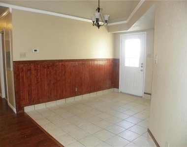 732 Bluebonnet Drive - Photo Thumbnail 4