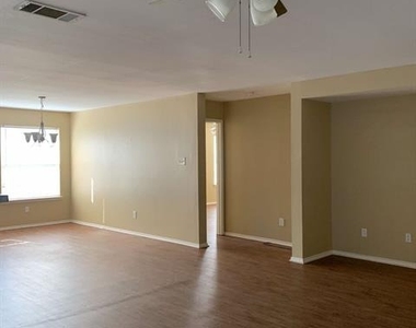 1434 Mission Hills Lane - Photo Thumbnail 9