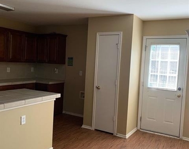 1434 Mission Hills Lane - Photo Thumbnail 7