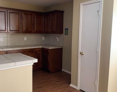 1434 Mission Hills Lane - Photo Thumbnail 5