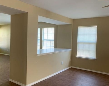 1434 Mission Hills Lane - Photo Thumbnail 8