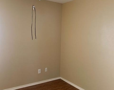 1434 Mission Hills Lane - Photo Thumbnail 12