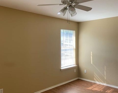 1434 Mission Hills Lane - Photo Thumbnail 10