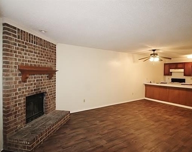 122 Country Bend Drive - Photo Thumbnail 2