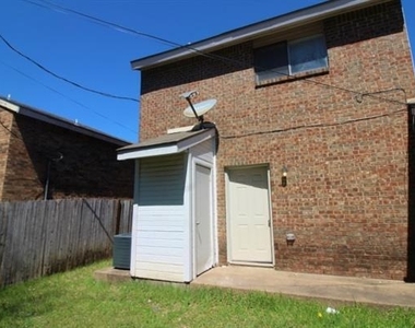 122 Country Bend Drive - Photo Thumbnail 11