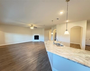 2903 Diamondback Drive - Photo Thumbnail 2