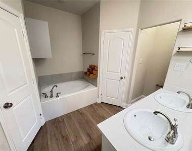 2903 Diamondback Drive - Photo Thumbnail 9