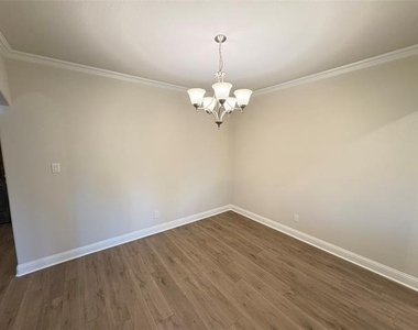 2903 Diamondback Drive - Photo Thumbnail 3