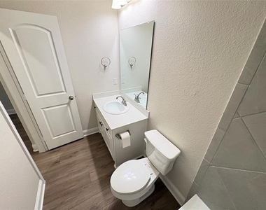 2903 Diamondback Drive - Photo Thumbnail 14