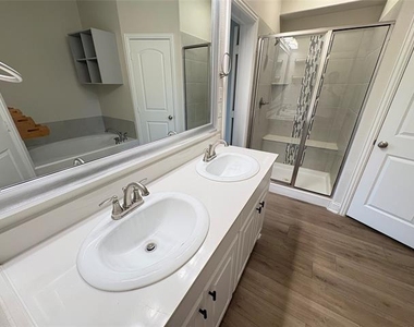2903 Diamondback Drive - Photo Thumbnail 10