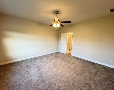 2903 Diamondback Drive - Photo Thumbnail 8