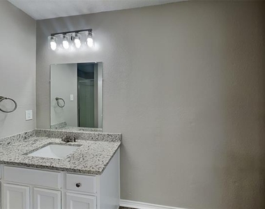 1812 Solitude Court - Photo Thumbnail 10