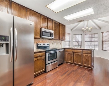 4147 Rosser Square - Photo Thumbnail 5