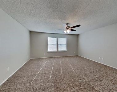 1108 Halifax Lane - Photo Thumbnail 8